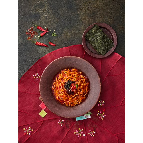 ARIH – Fideos salteados sabor ahumado con algas y un toque picante 125g